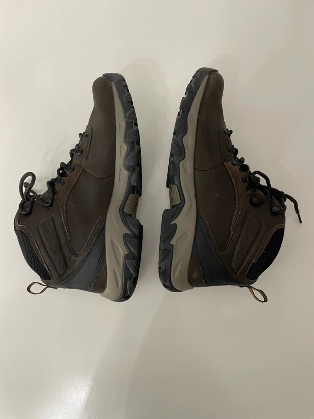 Columbia Men's Gorpcore Newton Ridge Waterproof Trail Hiking Boots, size 13